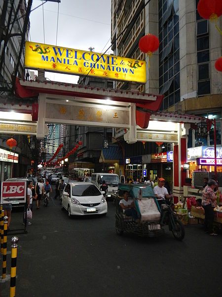 Welcome sign to Chinatown/Binondo, Manila (image)