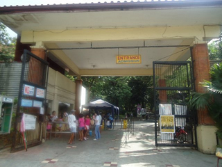 Manila Zoo entrance (image)